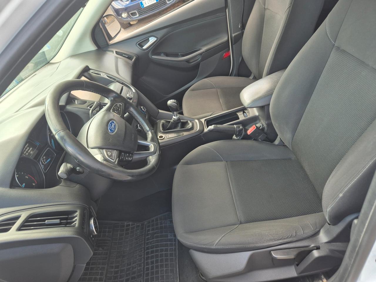 Ford Focus 1.5 TDCi 120 CV Start&Stop Powershift Titanium