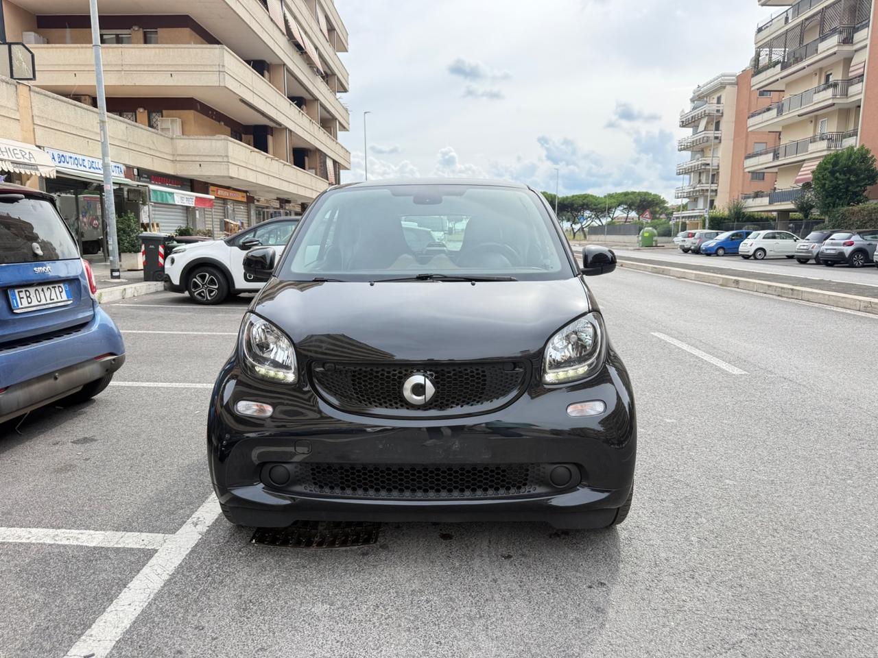Smart ForTwo 70 1.0 twinamic Perfect pelle PDC panorama sedili riscaldati cerchi 16 bluetooth