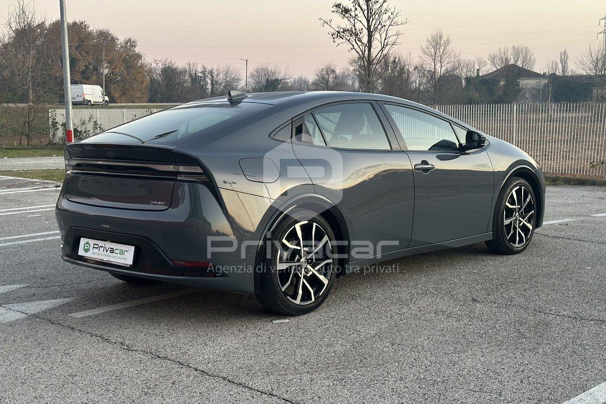 TOYOTA Prius 2.0 Plug-in Hybrid Lounge