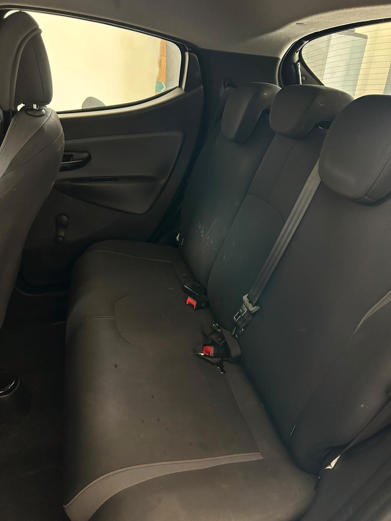 Lancia Ypsilon 1.2 69 CV 5 porte Silver