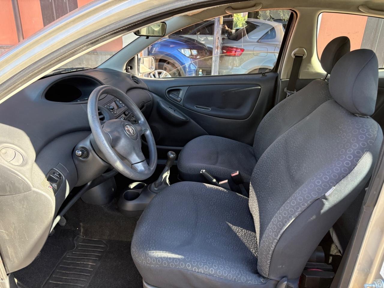 Toyota Yaris 1.0i 16V cat 3 porte