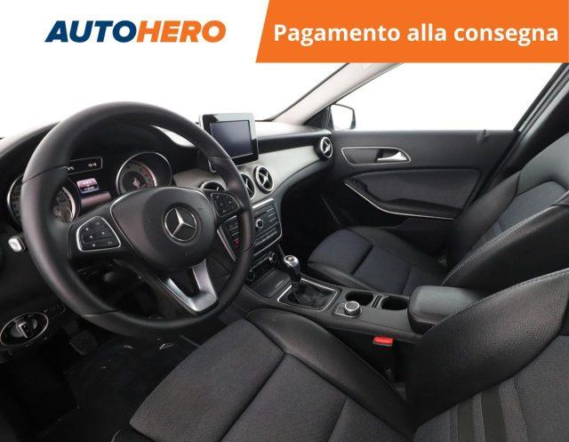 MERCEDES-BENZ GLA 180 d Business