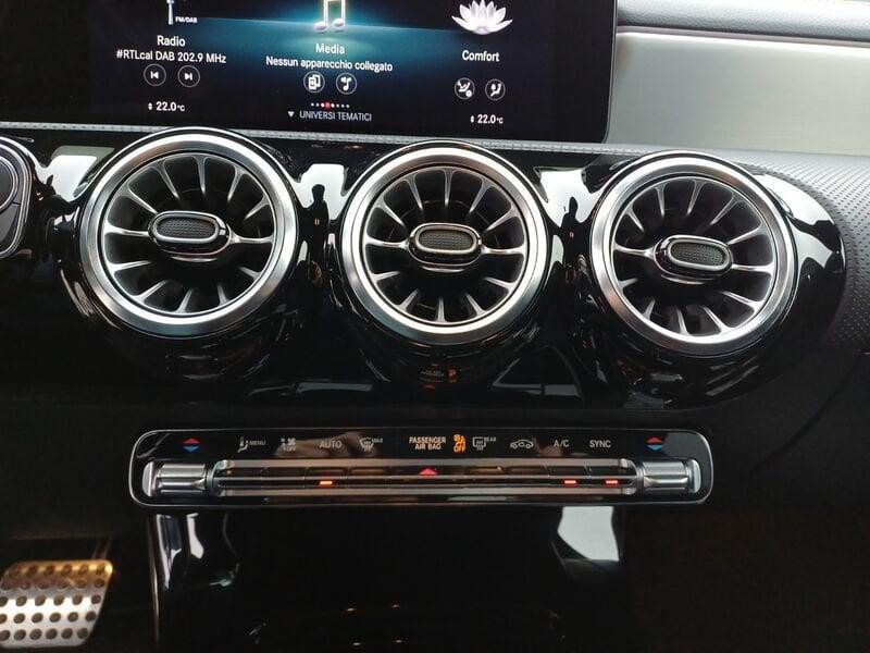 Mercedes-Benz CLA Coupé CLA 180 d Automatic Premium NIGHT-PACK