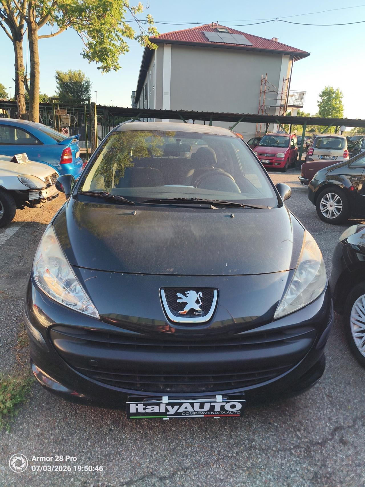 Peugeot 207 1.4 8V 75CV 3p. ONE Line