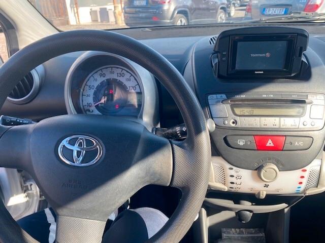 Toyota Aygo 1.0 12V VVT-i 5 porte Sol Connect