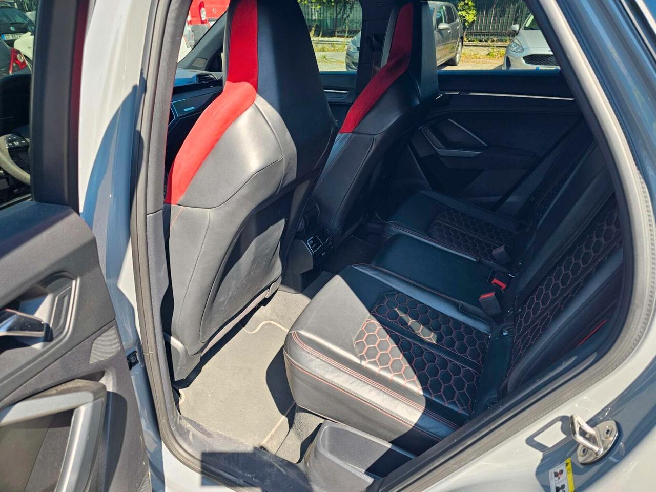 Audi Q3 RS quattro S tronic