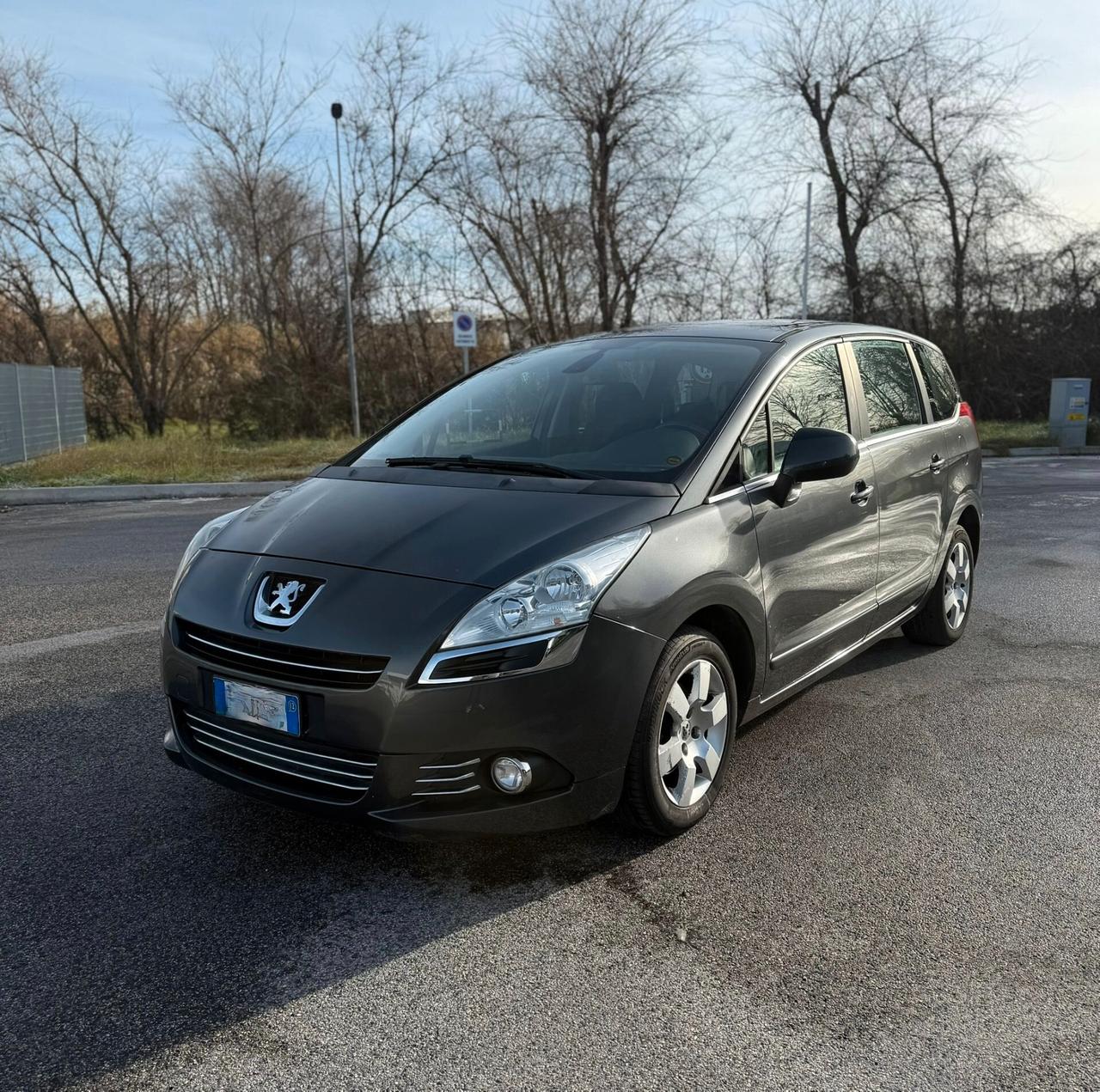 Peugeot 5008 1.6 HDi 112CV Business 7 POSTI NEOPATENTATI