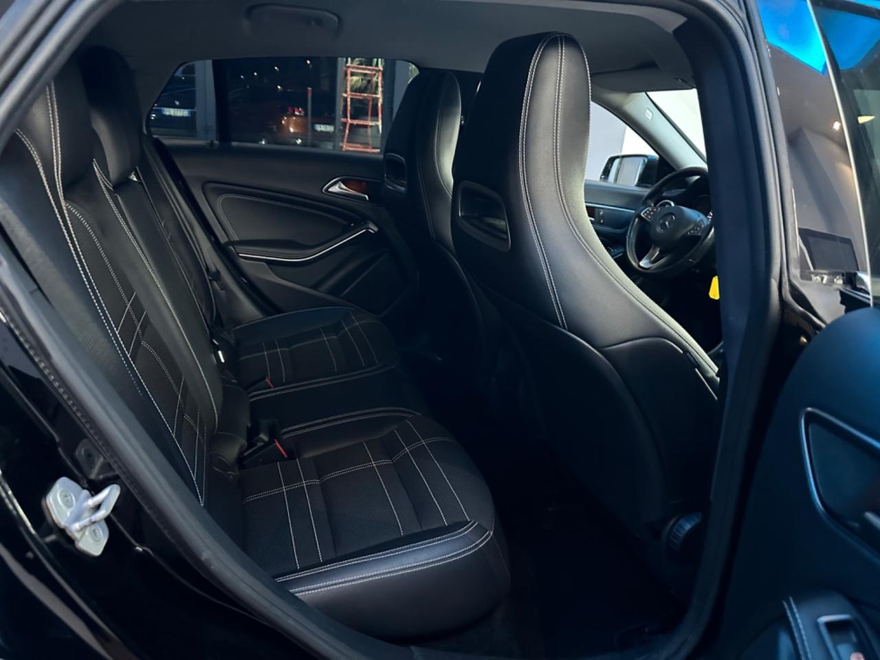 Mercedes-benz CLA 220 CLA 220 d 4Matic Automatic Premium Dark Night