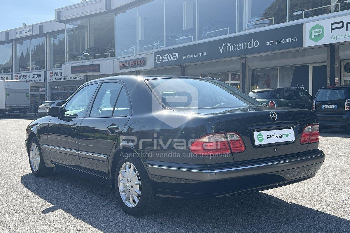 MERCEDES E 200 Kompressor cat Elegance