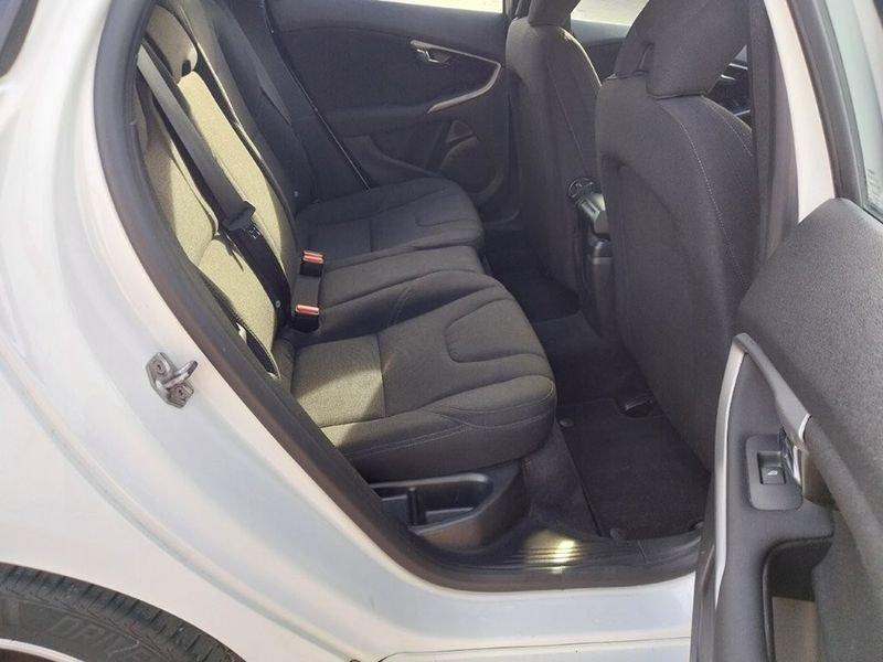 Volvo V40 II 2012 2.0 D2 Kinetic my18