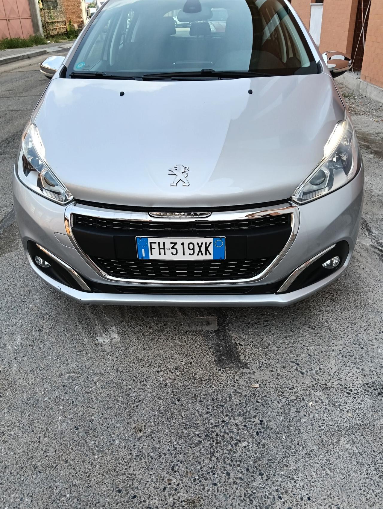 Peugeot 208 PureTech 82 5 porte Allure