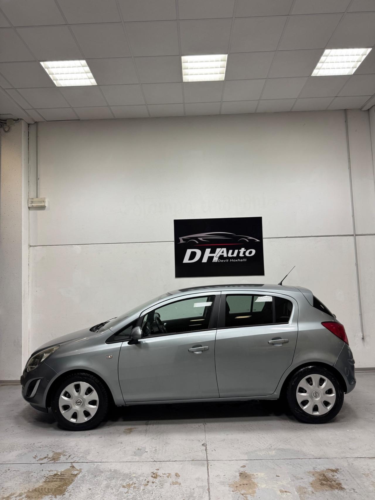 Opel Corsa 1.2 5 porte Cosmo