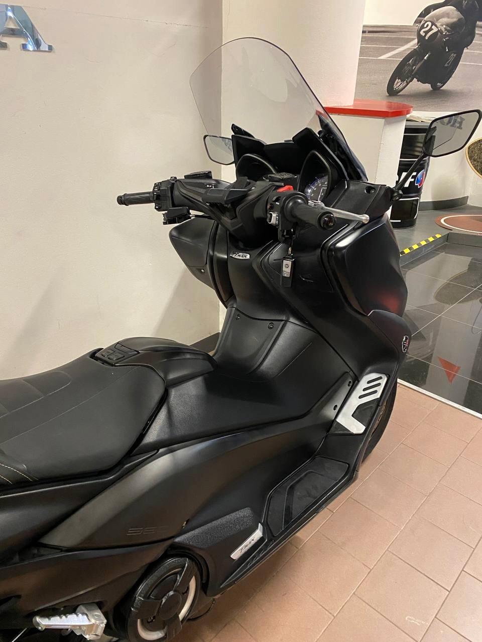 Yamaha T Max 560
