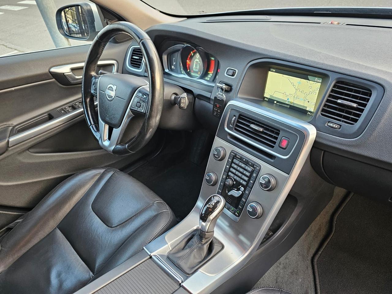 Volvo V60 2.0 D4 181cv Summum*Pelle*Navi*Pdc*Euro6*