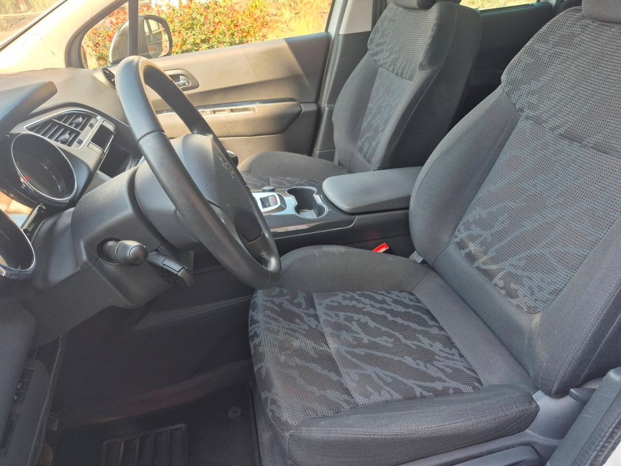 Peugeot 3008 1.6 HDi 112CV Business