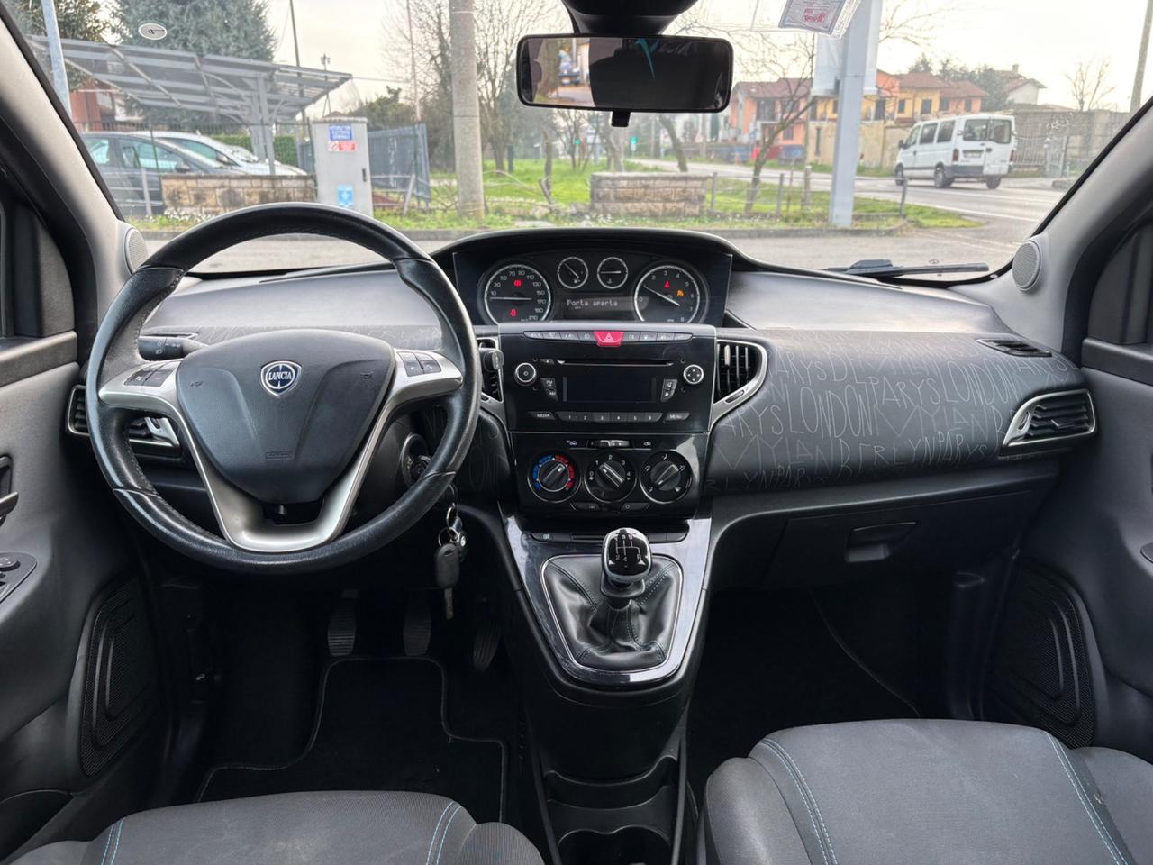 Lancia Ypsilon 0.9 TwinAir 85 CV 5 porte Metano Ecochic Gold