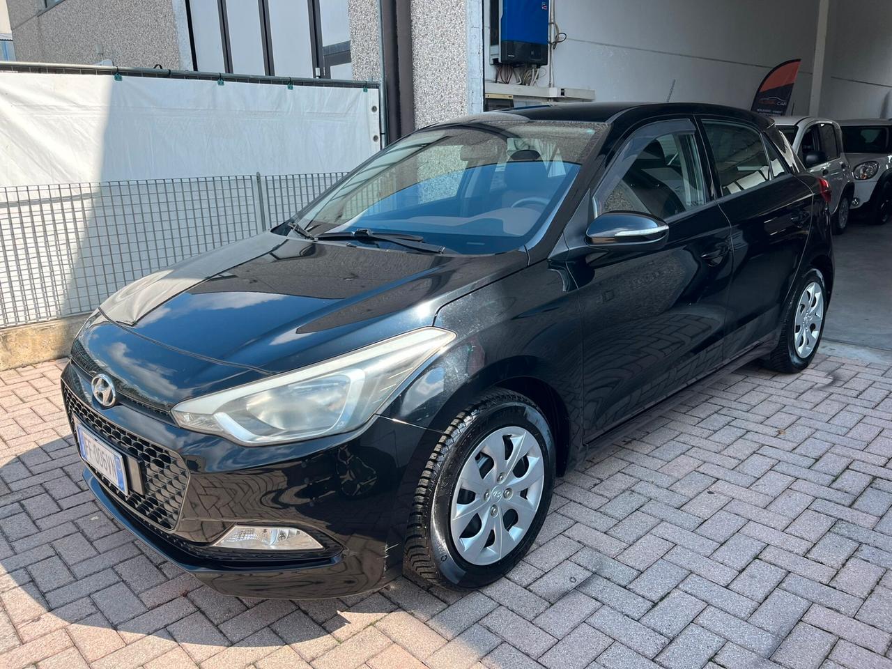 Hyundai i20 1.2 5 porte Blackline 84000km