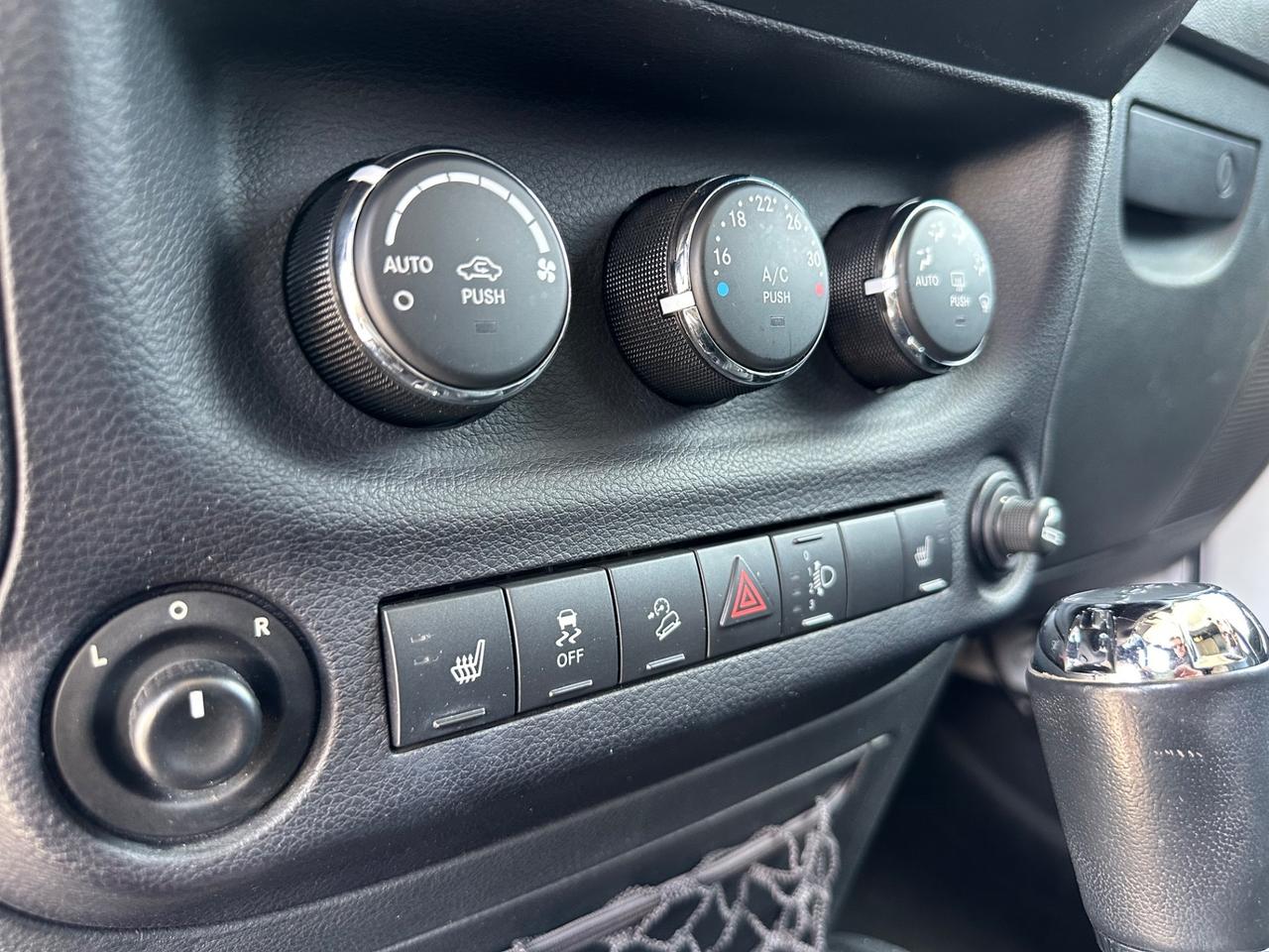 Jeep Wrangler 2.8 CRD DPF Sahara Auto