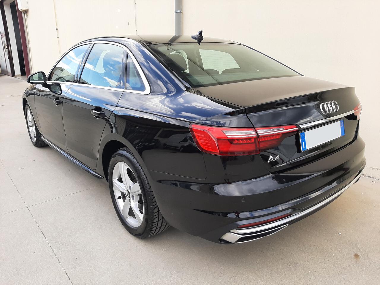 Audi A4 30 (2.0) TDI 136cv S Tronic Business Advanced