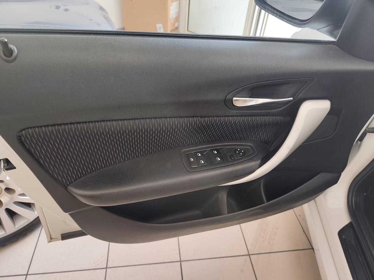 Bmw 118 118d 5p. Urban