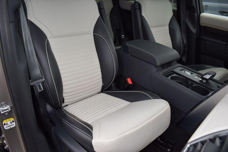 Land Rover Discovery 3.0D I6 300 CV AWD Auto R-Dynamic HSE
