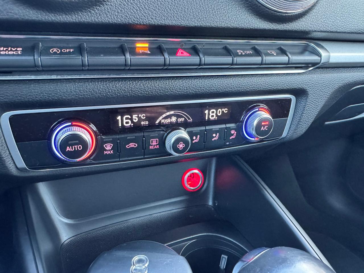 Audi A3 Sedan 1.6 TDI clean diesel S tronic Ambition