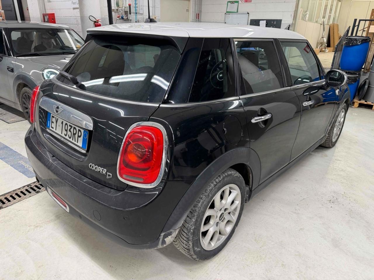 Mini Cooper D 1.5 136cv 5 porte Solo 133 mila km