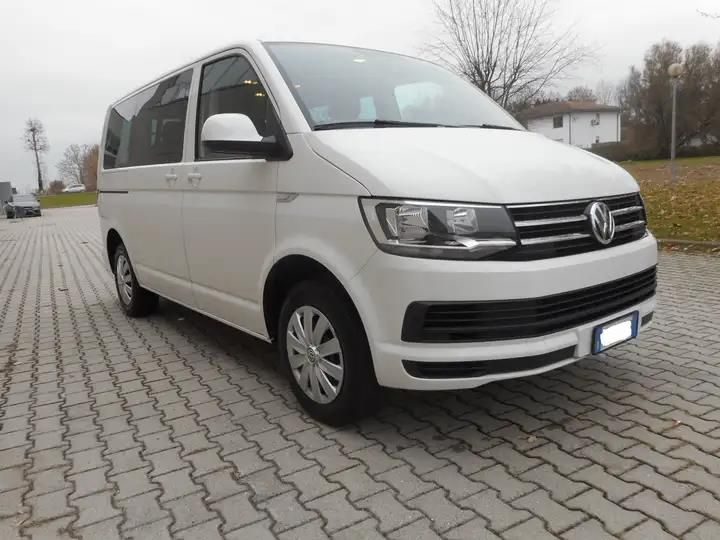 VOLKSWAGEN Caravelle 2.0TDI 150 PC Tren. N1 autocarro 6 posti