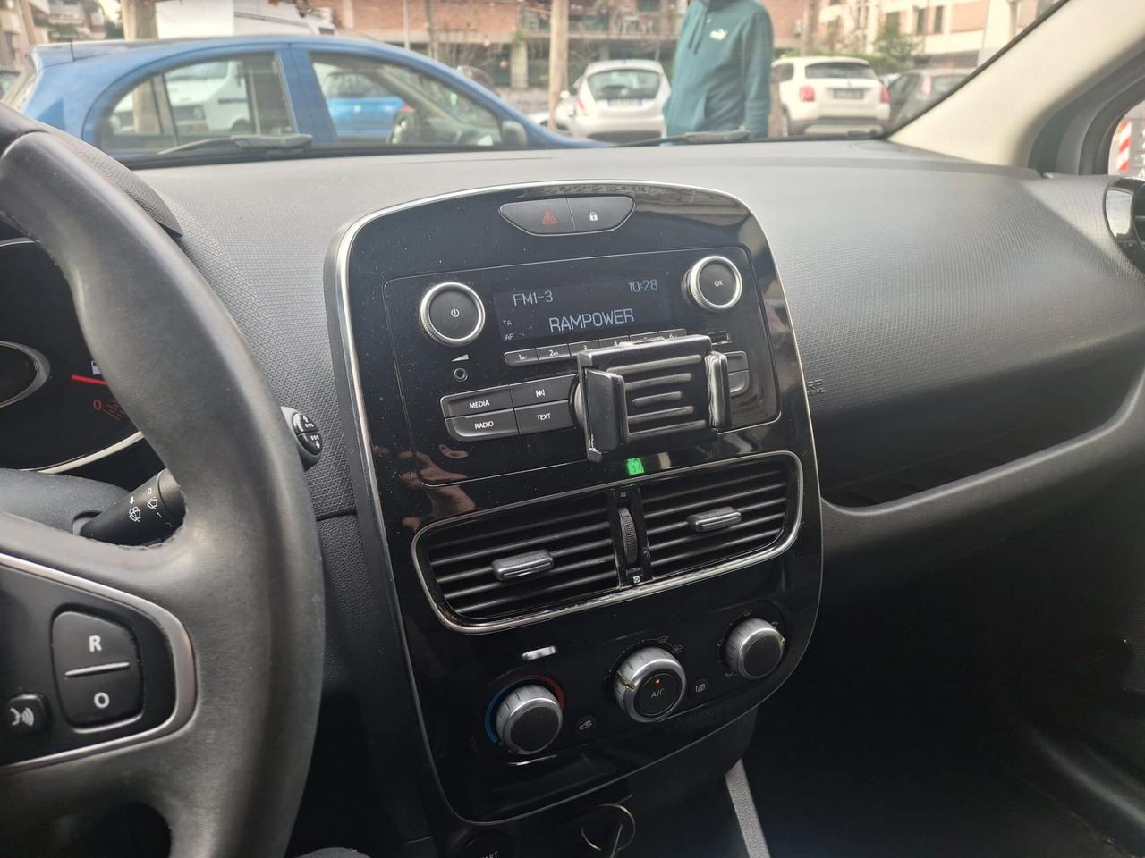 Renault Clio TCe 100 CV 5 porte Intens