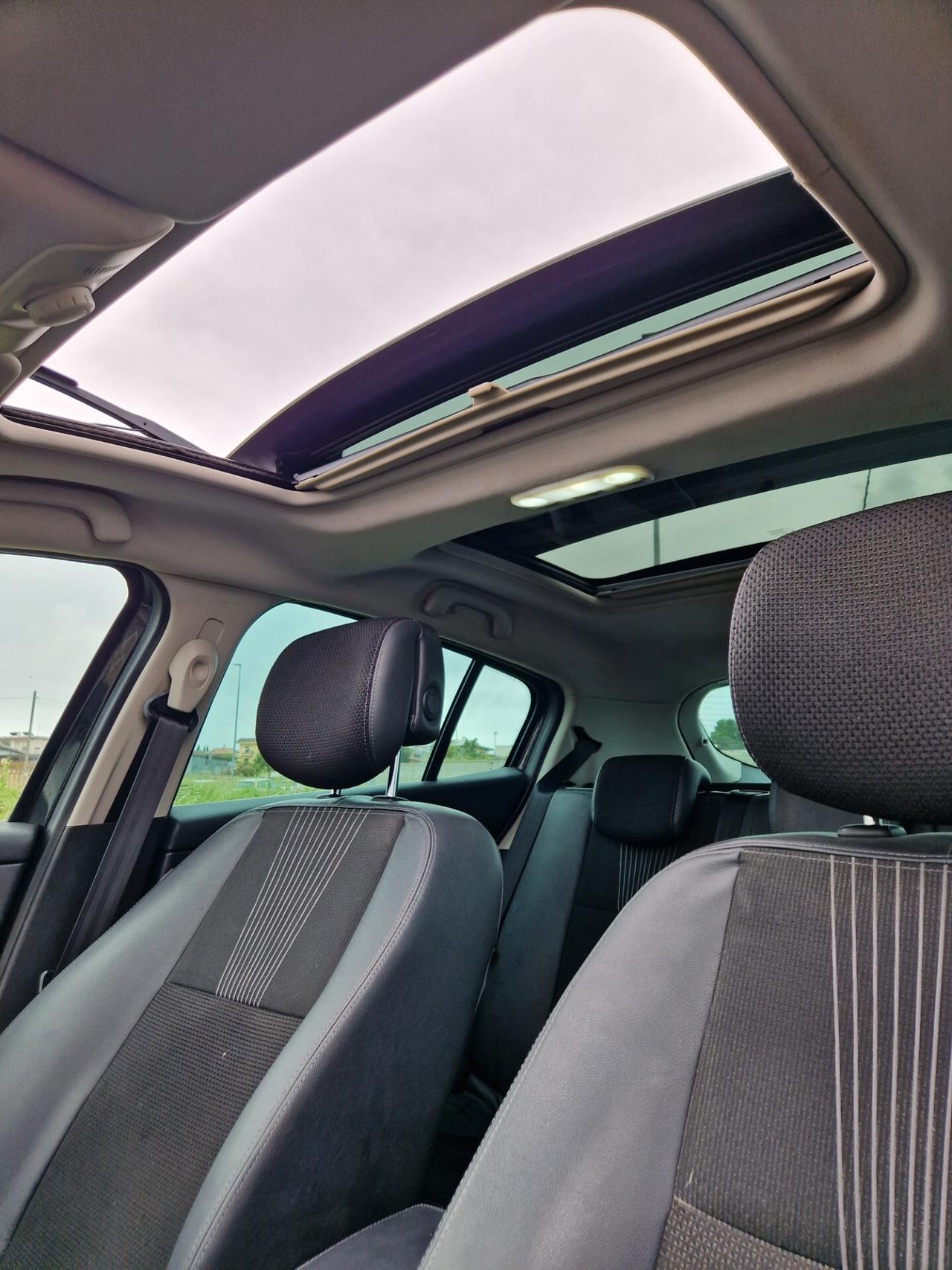 Renault Megane Mégane C-C 1.5 dCi 110CV EDC Luxe
