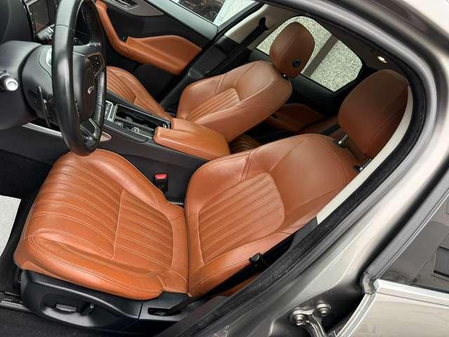 Jaguar F-Pace 2.0d i4 Portfolio awd 240cv Autom. TETTO/FULL