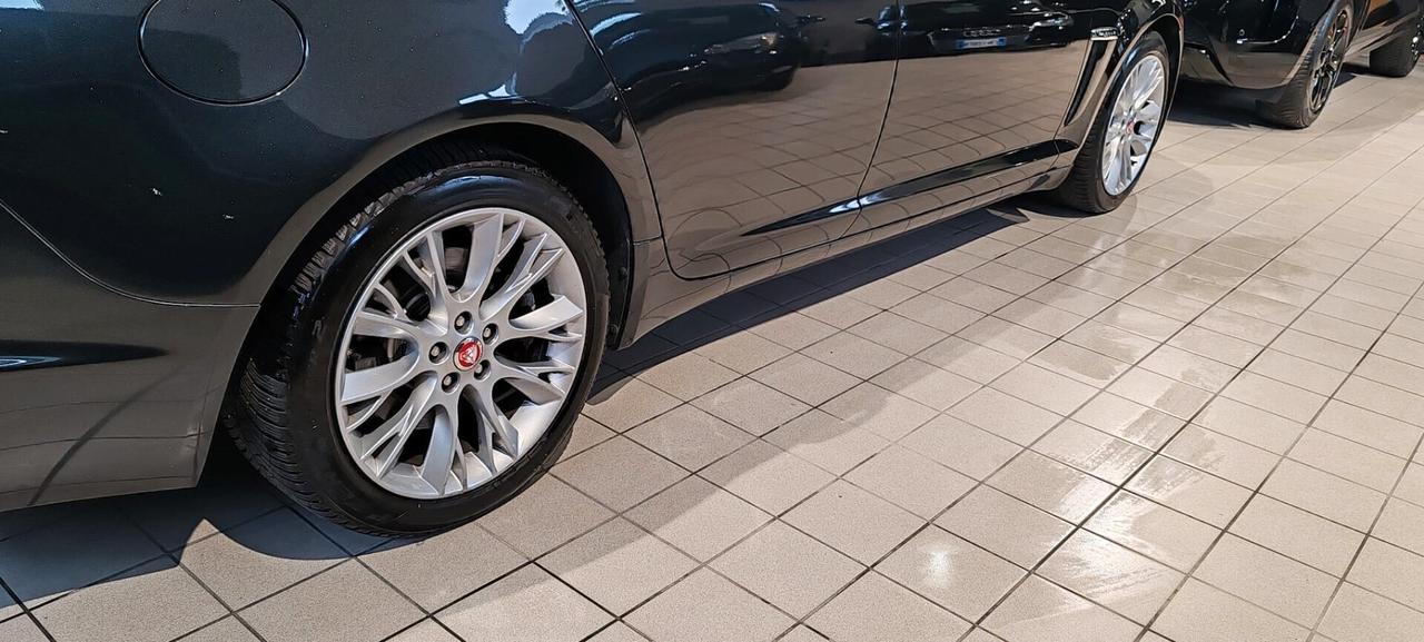 Jaguar XF Sportbrake 2.2 D Business Edition