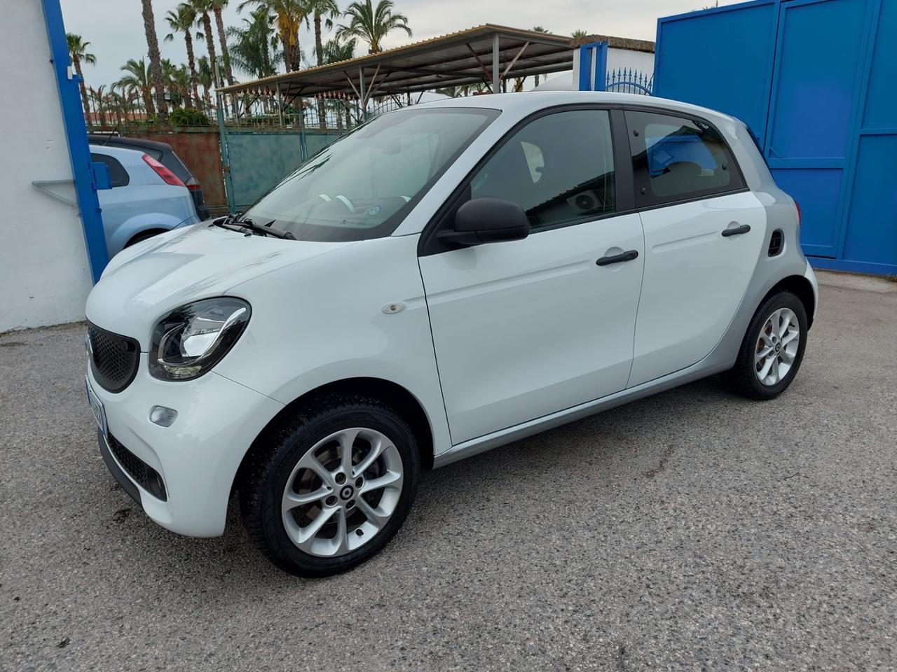 Smart Forfour 1.0 benz/71cv-km 44000-12/2017