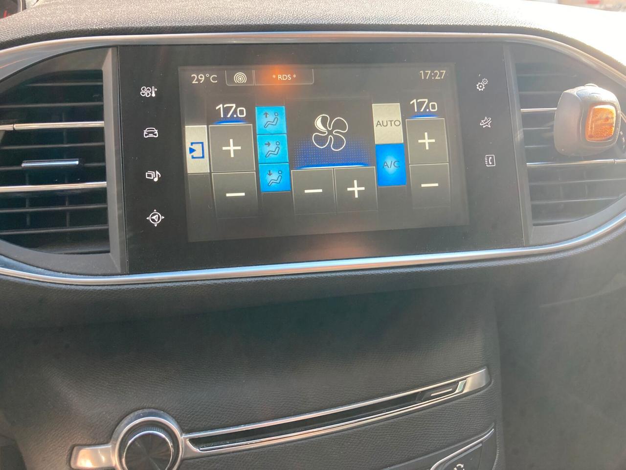 Peugeot 308 1.6 HDi - IDEALE X NEOPATENTATI - 2015