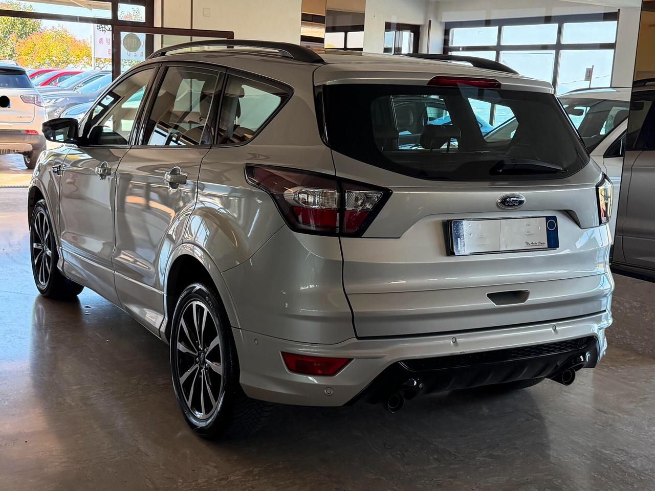 Ford Kuga 2WD 2.0 TDCI 120 cv. ST LINE