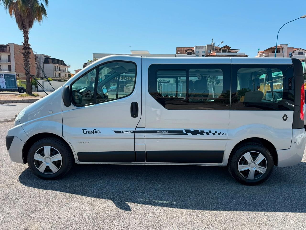 RENAULT TRAFIC 2.0DCi 115CV 9POSTI
