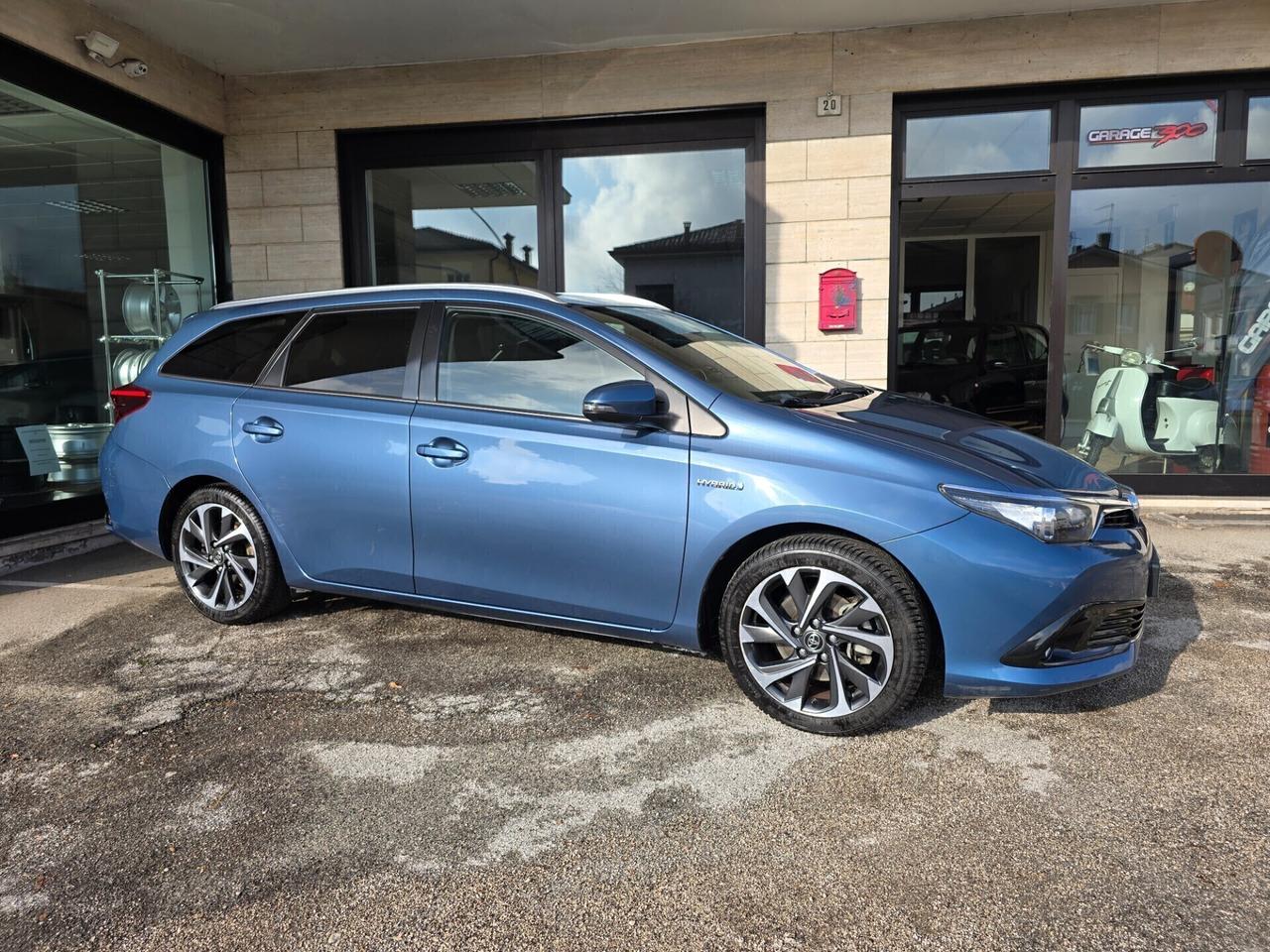 Toyota Auris Touring Sports 1.8 Hybrid Lounge 2015