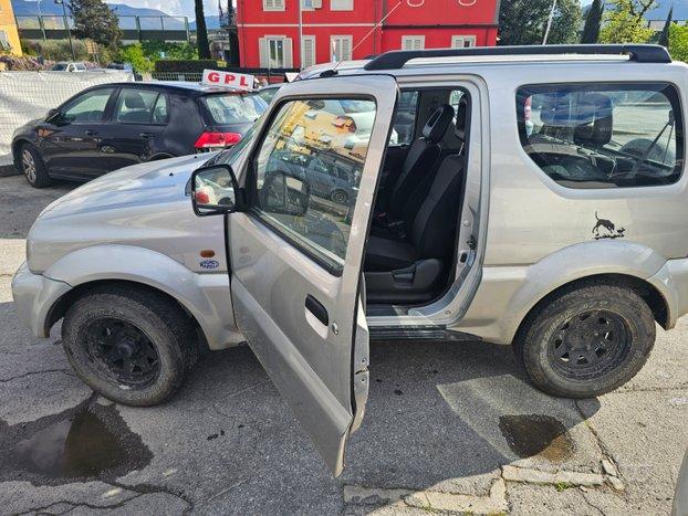 Suzuki jimny 1.3 benzina motore con 4000 km