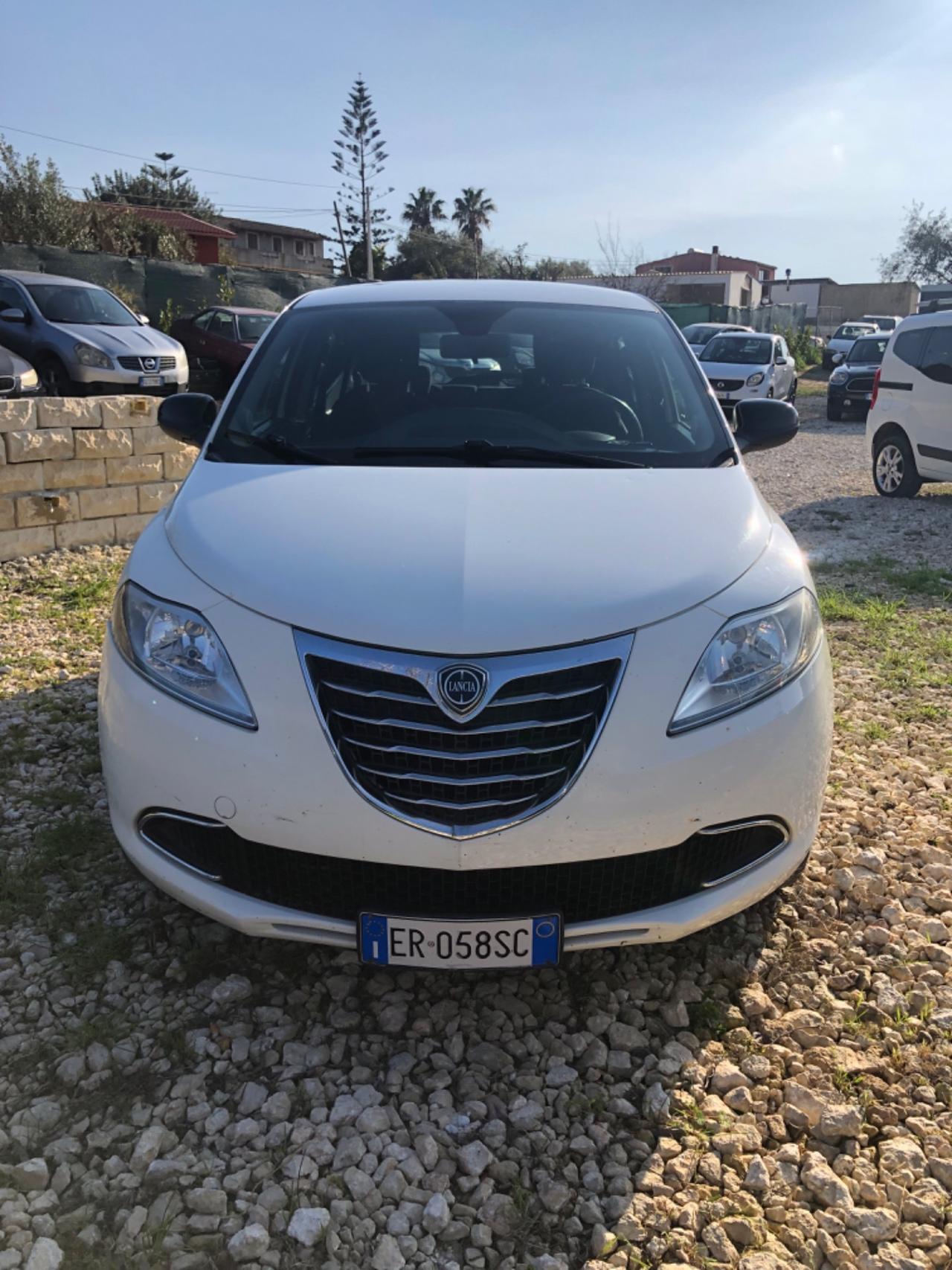 Lancia Ypsilon 0.9 TwinAir 85 CV 5 porte Metano Ecochic Gold
