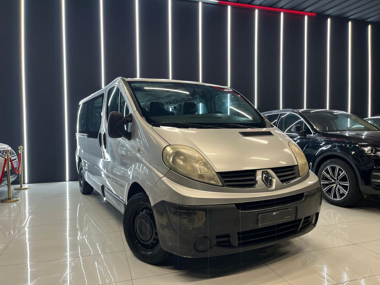 Renault Trafic T29 2.0 dCi/90 PL-TN Passenger Confort 9 POSTI