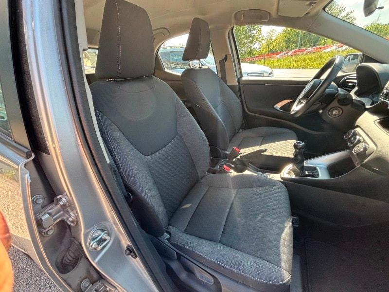 TOYOTA Yaris 4ª serie Yaris 1.0 5 porte Business