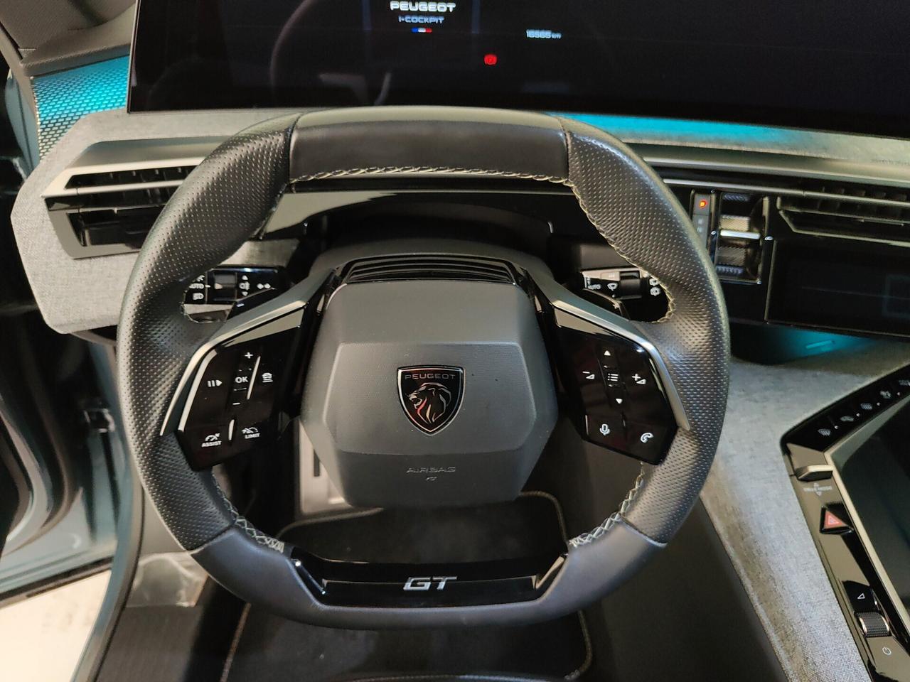 Peugeot 5008 motore elettrico (73kWh) 210 CV GT