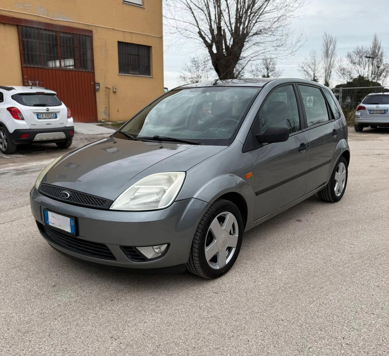 Ford Fiesta 140.000 km OK NEOPATENTATI