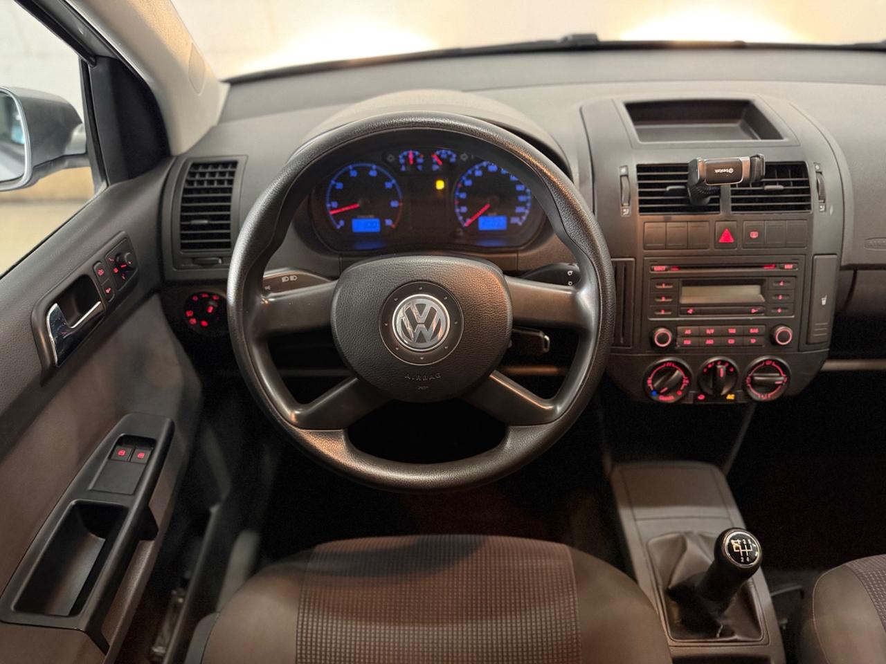 Volkswagen Polo 1.4/75CV 16V 5p. Sportline