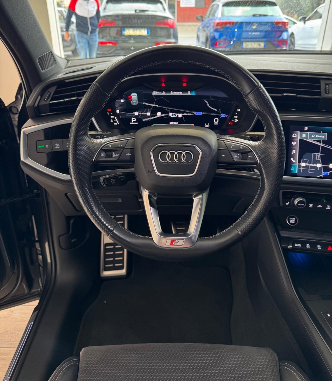 Audi Q3 40 TDI quattro S tronic Identity Black