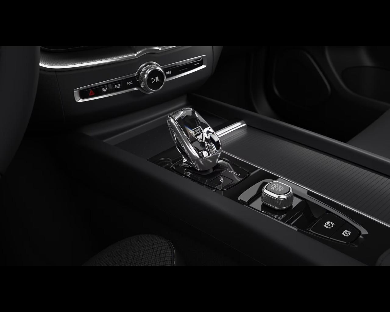 VOLVO XC60 Plus Dark B5 AWD AUTO PREZZO PREMO FINO A FINE MESE