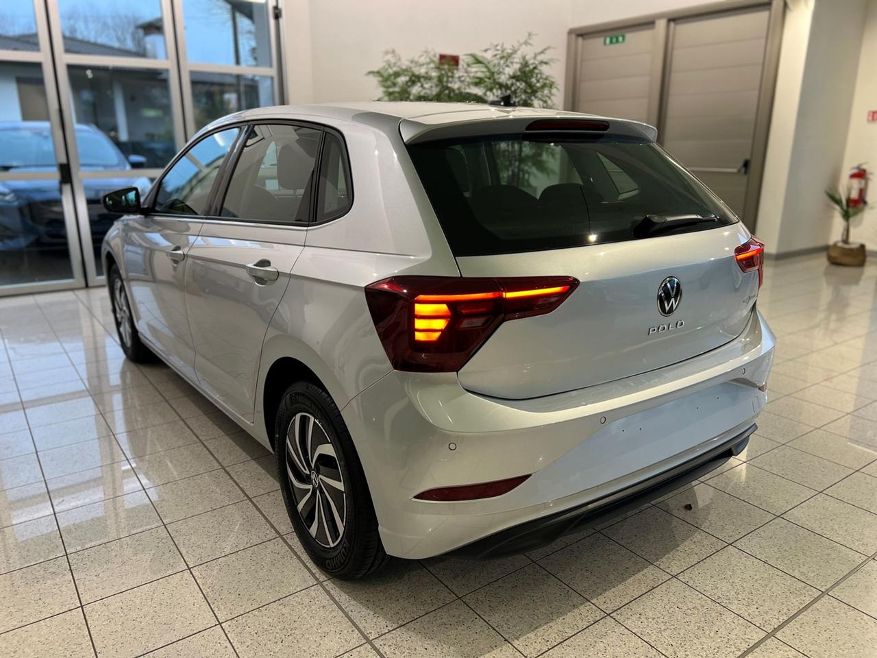 VOLKSWAGEN Polo VI 2022 1.0 tsi Life 95cv
