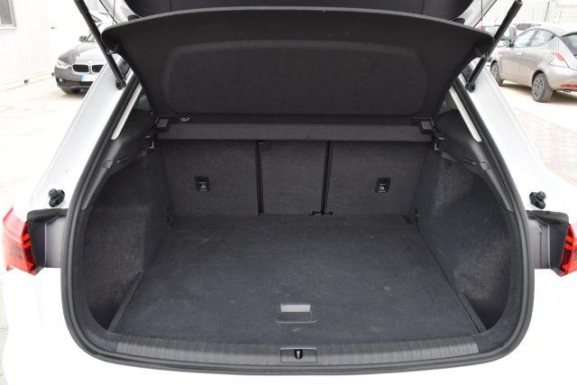 AUDI Q3 35 TDI S tronic Business Advanced