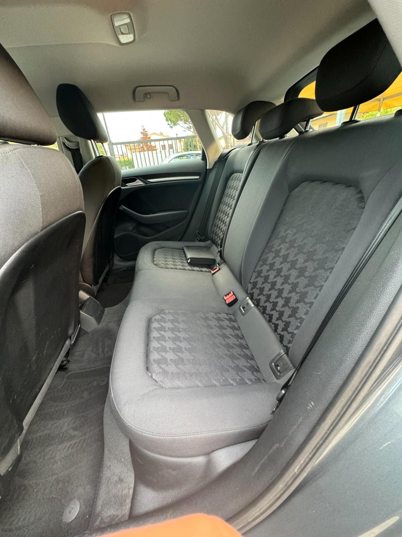 Audi A3 1.6 TDI clean diesel Attraction