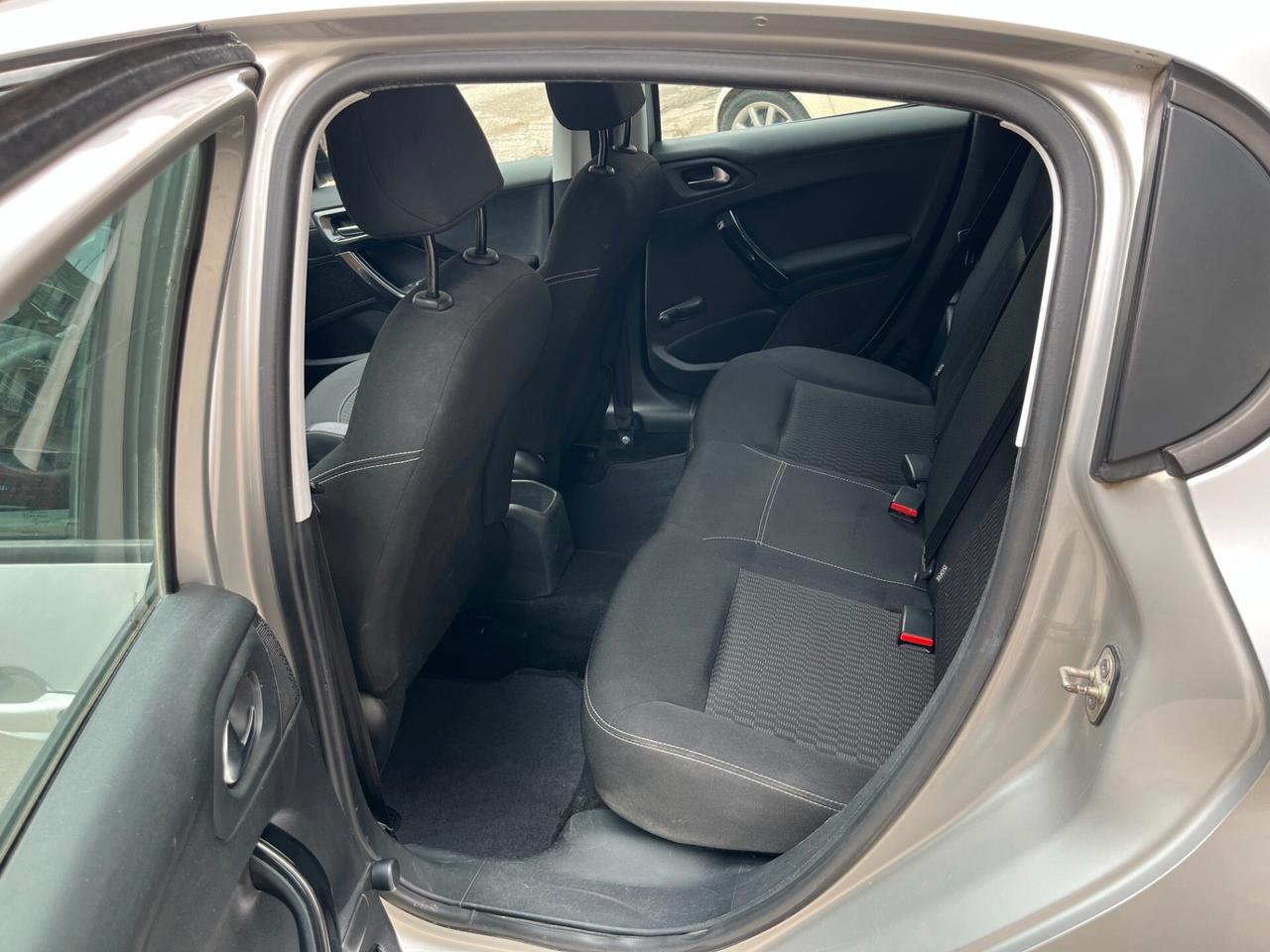 Peugeot 208 BlueHDi 75 5 porte Active